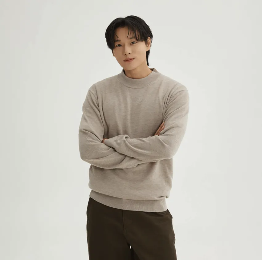 모크넥 니트 10,320원 (무배) / 와이드 스웨트팬츠