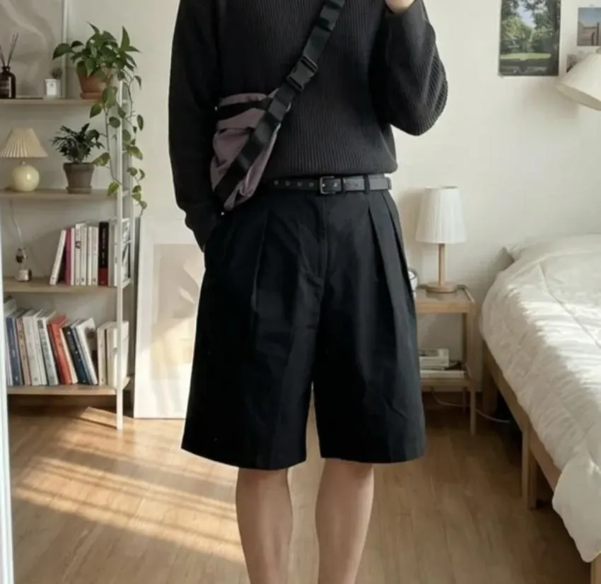 유니클로U 턱 와이드 숏팬츠 ₩24,990